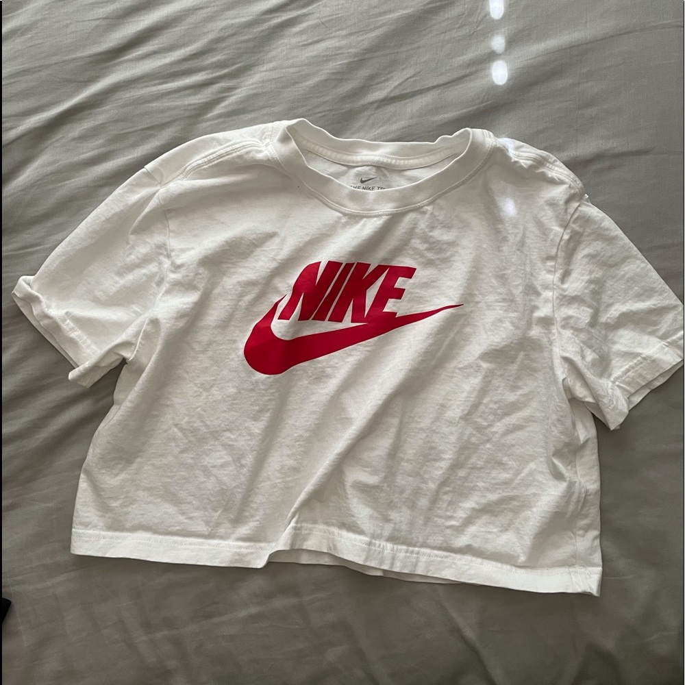 Nike Cropped Tee